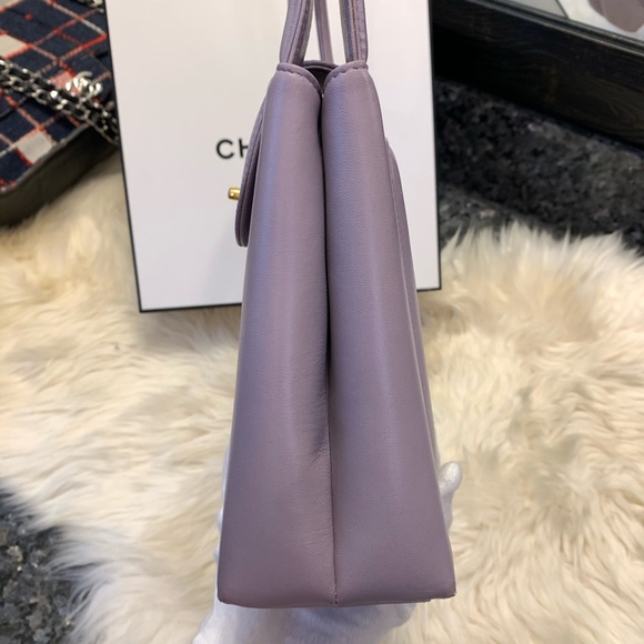 ❌SOLD❌CHANEL vintage lavender purple leather top handle Kelly bag - Picture 3 of 10